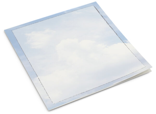 Blauwe lucht met grijs kader