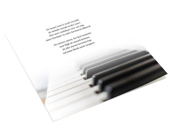 Piano met bladmuziek